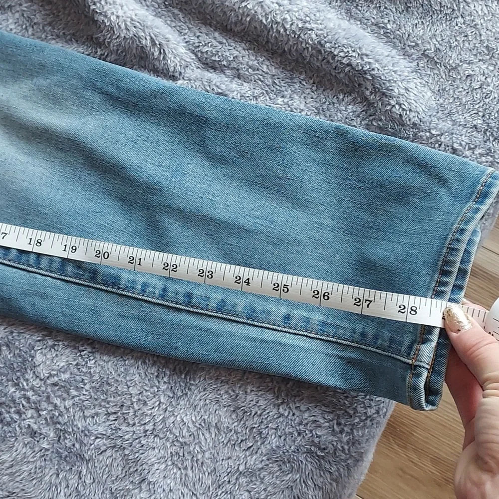 Old Navy Maternity Skinny Jeans - Picture 3 of 6
